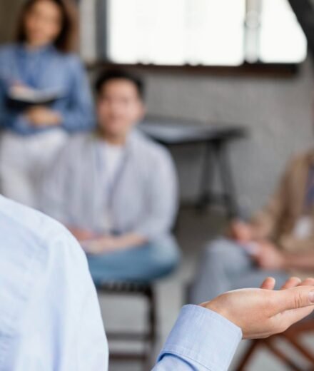 تعرف على أشهر 15 دكتور نفسي في مدينة حمد